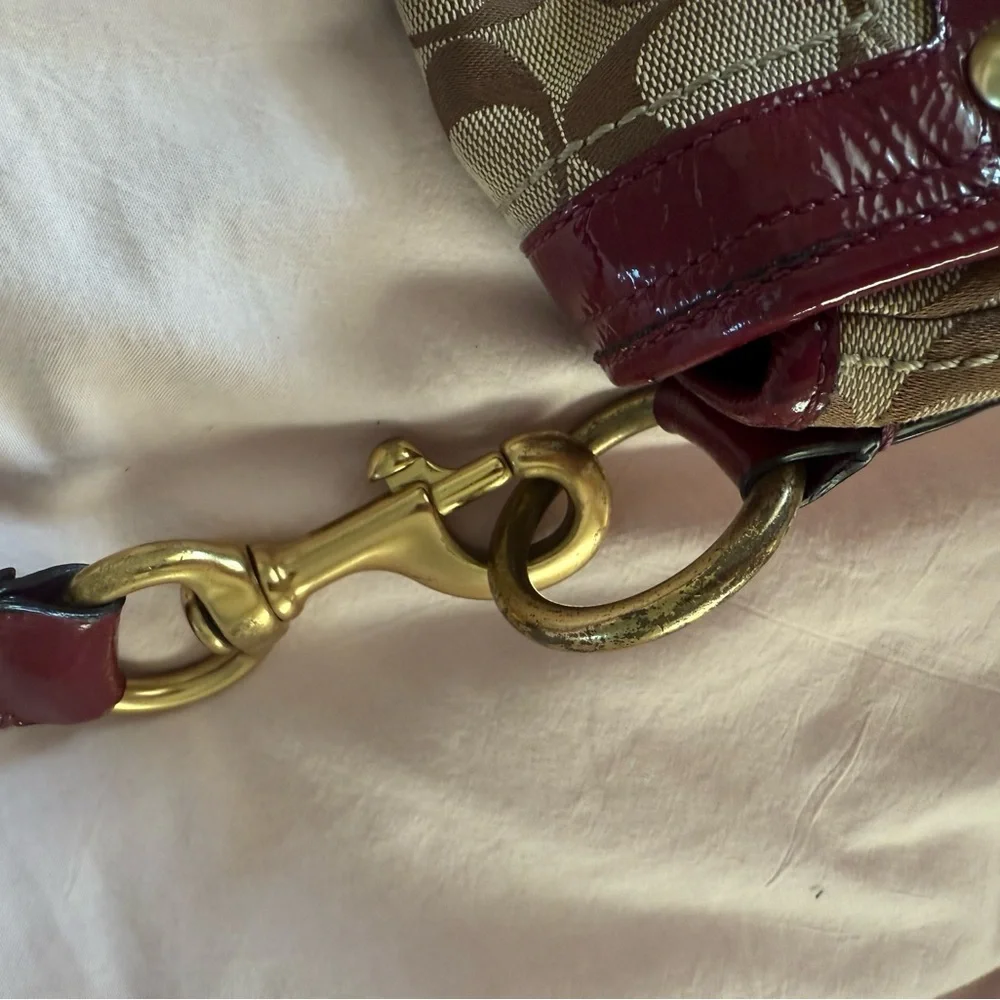 Coach Legacy Ali Flap bag- Shoulder Bag in Khaki and Burgundy